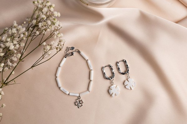 Comment choisir et assortir des bijoux en acier inoxydable pour un look quotidien ?